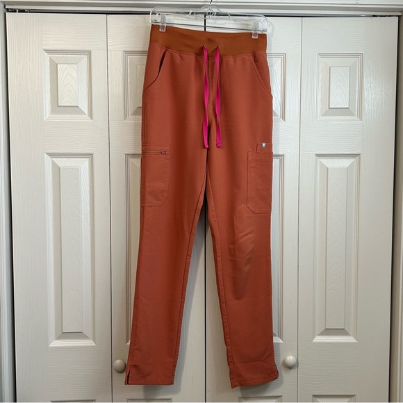 FIGS - Scrub SET- Terracotta - Catarina Top (Small) - Yola High Waisted (S/Tall) - Picture 7 of 10